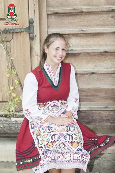 Красива бургазлийка е най-младото попълнение в проекта "Аз съм българка"