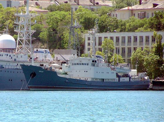 Кораб с говеда блъсна и потопи руски военен кораб край Босфора