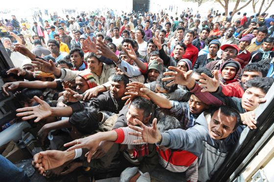 Без милост!  Рушат незаконен мигрантски лагер