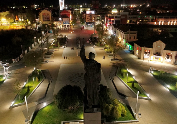 Уникално видео показва нощното очарование на Бургас