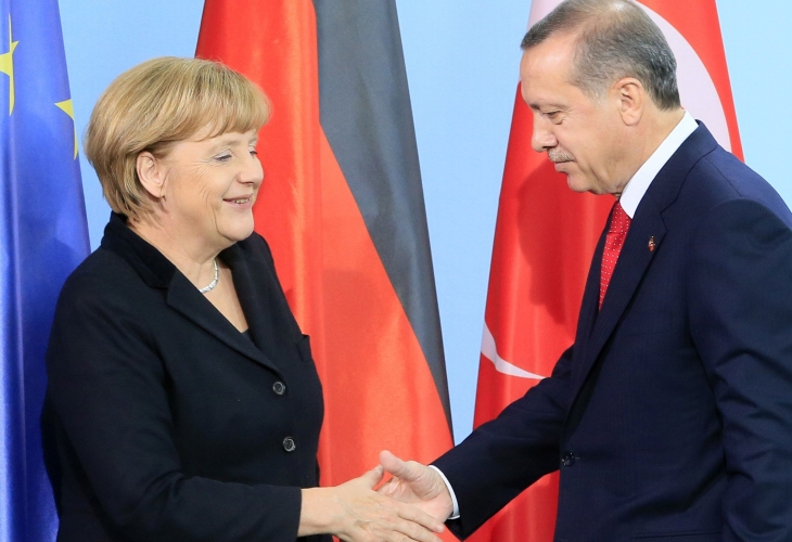 Меркел отправи необичайно рязка критика към Турция