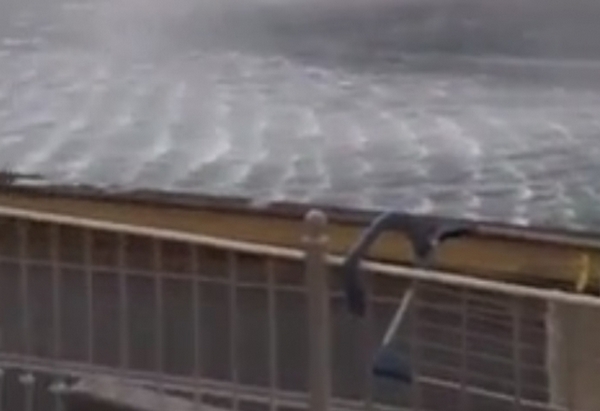 Турист на остров Корфу успя да заснеме зараждането на торнадо от балкона си (УНИКАЛНО ВИДЕО)