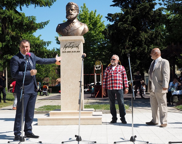 В Несебър откриха паметник на Христо Ботев