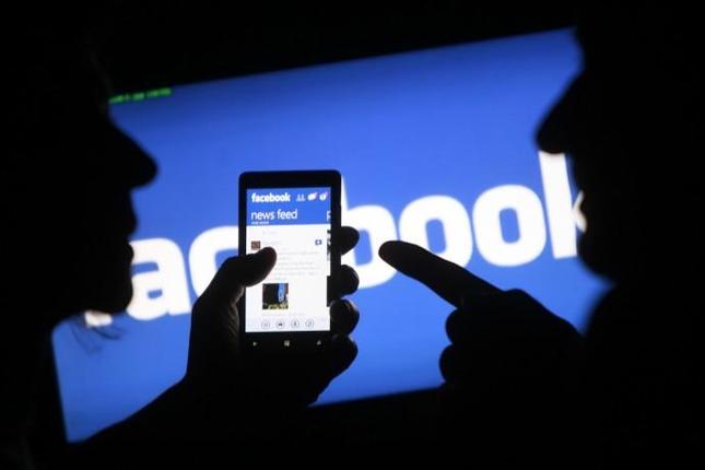 Съд забрани на родителите на починало момиче достъп до Facebook-а му