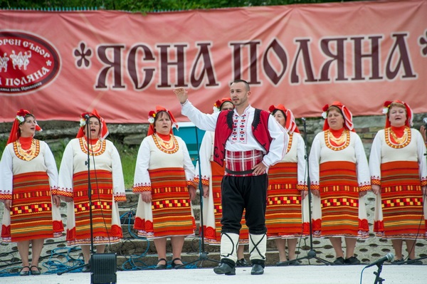 Нов конкурс събра фолклорни изпълнители в с. Ясна поляна (СНИМКИ)