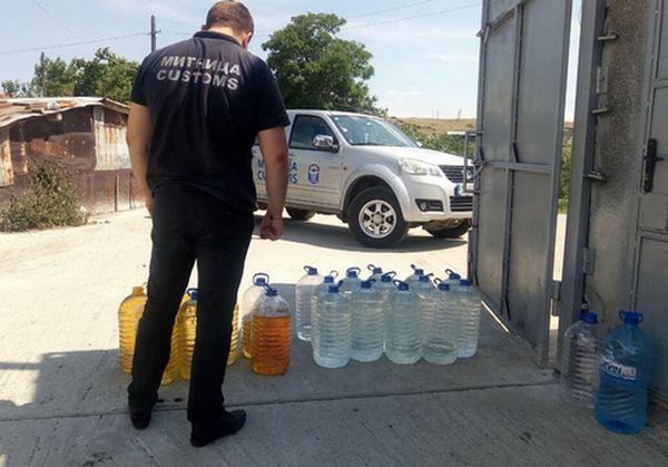 Разбиха фабриката за фалшив алкохол на Миро от Карнобат, захранвал ол инклузива на хотели по Черноморието (СНИМКИ)