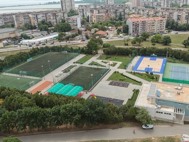 Изграждат футболно игрище в бургаския ж.к.”Изгрев”