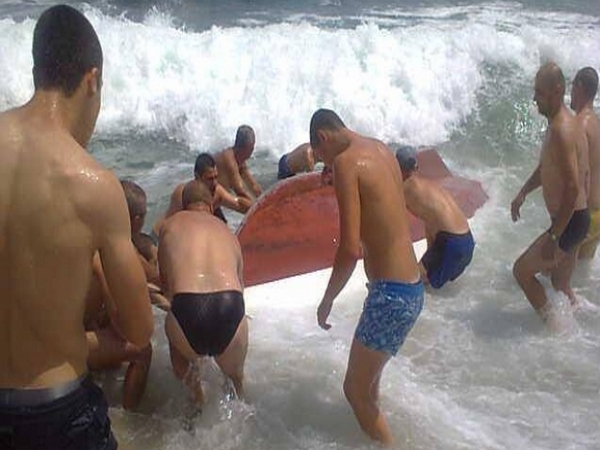Трагедия на плаж "Корал": Кану с 31-годишен мъж се преобърна, морето изхвърли трупа му след 3 часа