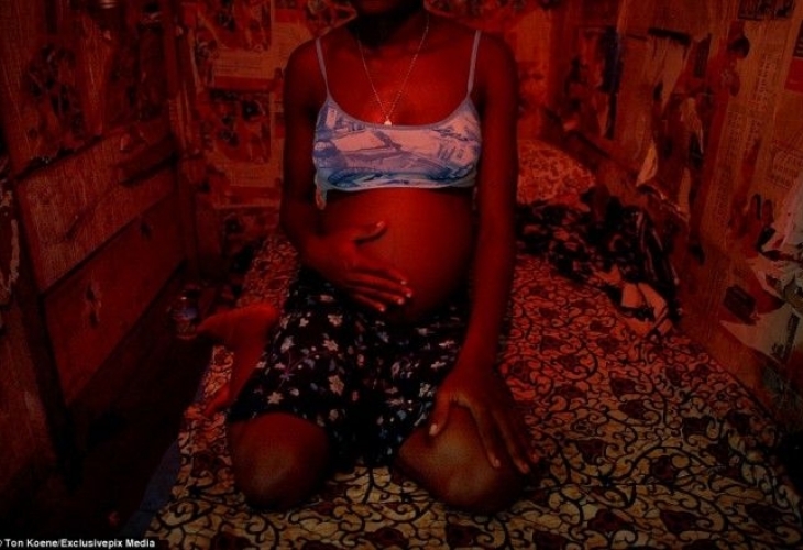 Откровен до болка репортаж за проститутките в страната, в която СПИН е отнел над 10 милиона живота