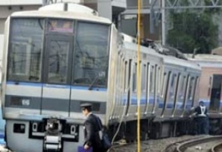 Огромна трагедия: Бременна взе трите си деца и се хвърли под влак