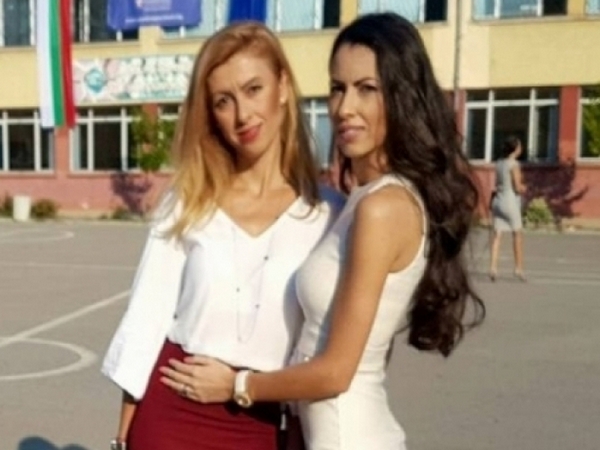 Вижте нови снимки на актуалната най-секси учителка на България!