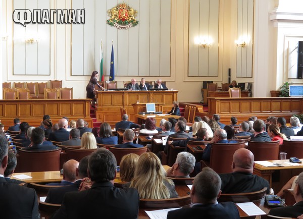 Окончателно: Депутатите отмениха „Цацарова” поправка за саморазправа с магистрати
