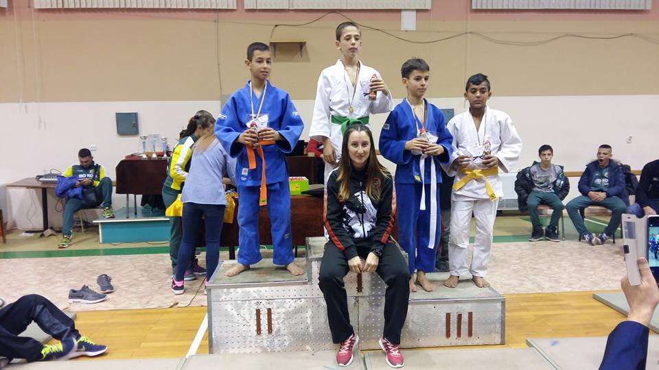 Бургаските джудисти спечелиха 6 медала от състезание в Сливен