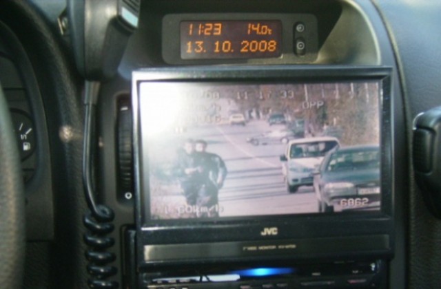 МВР връща мобилните камери за засичане на скоростта