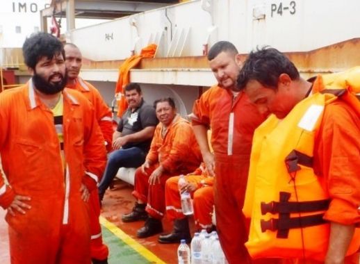 Български моряци спасиха екипаж на потъващ кораб в Мексиканския залив