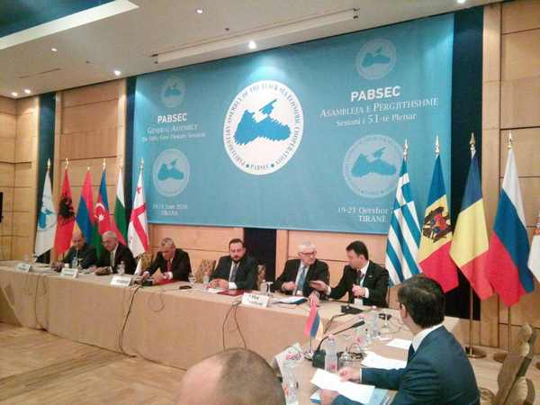 Обмислят въвеждането на регионални криузни линии по Черно море