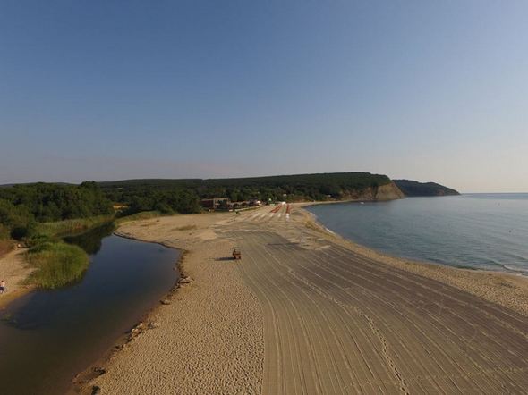 Пуснаха плаж „Вая” на Иракли за 49 000 лв. ивица в Черноморец също е на масата