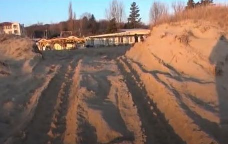 Правят нова проверка на унищожените дюни на къмпинг "Смокиня"