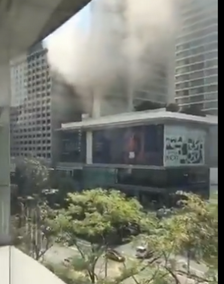 Пожар избухна в луксозен хотел в Сингапур, 500 души са евакуирани