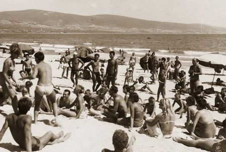 Спомени от соца: Слънчев бряг преди 60 години - бряг за всеки и слънце за всичко