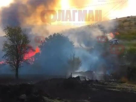 Трагедия край Тополица: Извадиха овъглен труп от изгорял фургон