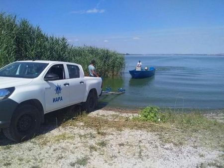 Шест престъпни групи върлуват в бургаските езера, пак потрошиха кола на ИАРА