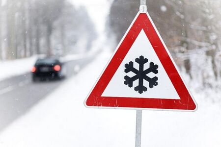 АПИ с призив към шофьорите в Западните Родопи, където снегът блокира пътищата