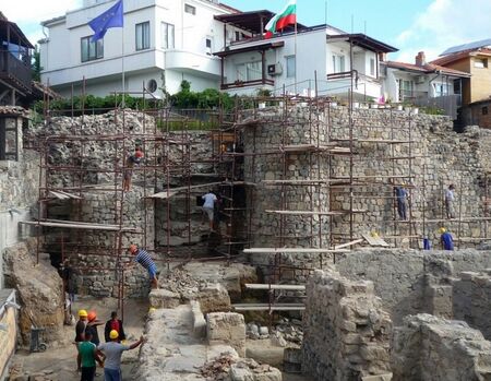 Община Созопол разясни казуса с крепостната стена, която ще бъде съборена