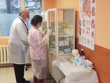 "Екзакта": За 40% от българите ваксинирането е неизбежно