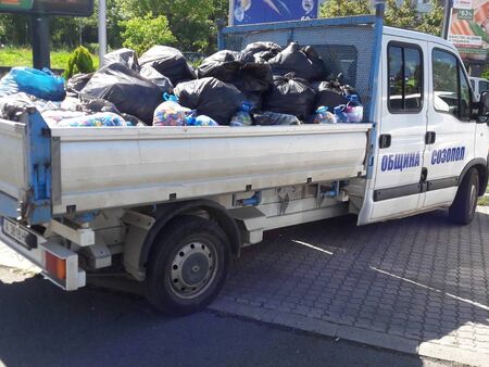 Жителите на Созопол събраха половин тон капачки за благотворителна кауза