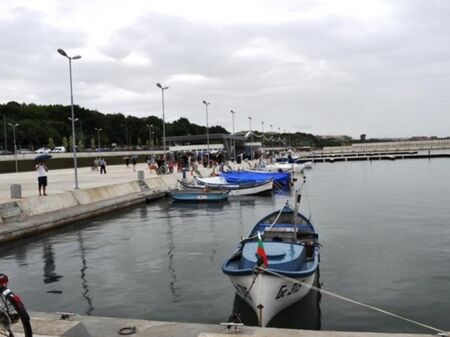 Рибари от Сарафово поискаха повече място на пристанището, професията се възродила