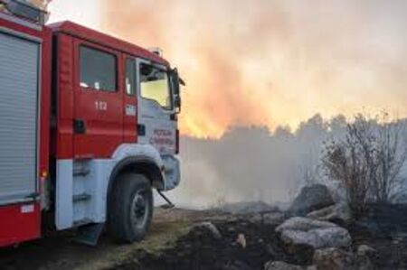 Два пожара в Сунгурларе, 45-годишна забрави огъня, след като вари буркани