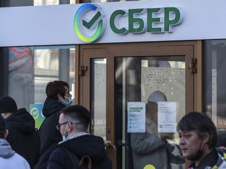 Отговорът на Русия: Сменя банковите карти и депозити с китайски