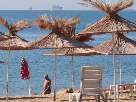 Четири плажа в Бургаско с нови стопани, ивици в Несебър и Равда отидоха при софиянка