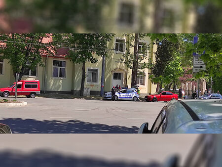 Екшън на изпращането на Автото в Бургас! Дрифтаджии си спретнаха гонка по бул. „Демокрация“