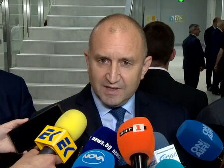 Радев с критики към враждуващите в парламента: И двете страни убиват надеждите на българите
