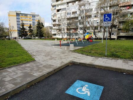 Продължават ударно ремонтите на междублокови пространства в Бургас