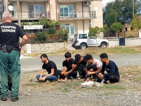Със СРС заковаха гранични полицаи, хвалещи се помежду си, че обират мигранти в Бургаско