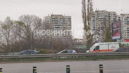 Катастрофа с дипломатическа кола в София