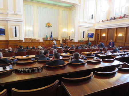 След дълга разправия: Депутатите пратиха на МВР и ДАНС доклада на комисията „Джемкорп“