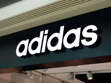Adidas се подигра с Русия