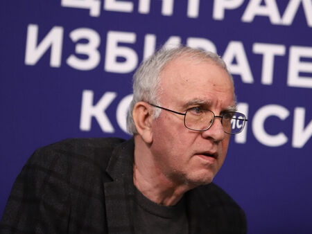 Цветозар Томов подаде оставка като говорител на ЦИК