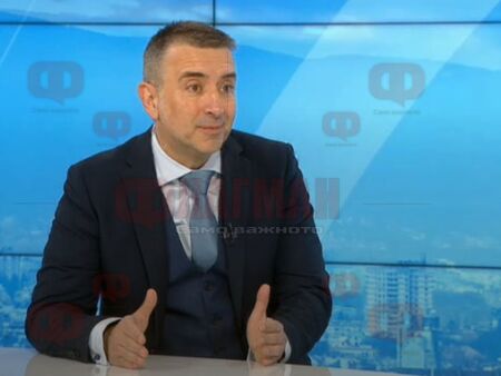 Бургаски депутат подкрепи Бойко Борисов за „кутийките“, но остава загадка кой ще ги пълни