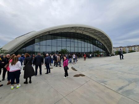 НА ЖИВО! Бургас пише история, кметът Димитър Николов открива най-голямата спортна зала в България