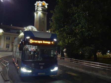 Забревете за такситата вечер в Бургас, има късни курсове на автобусите