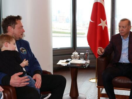 Ердоган е хитър! Предложи на Мъск да построи завод на „Тесла“ в Турция