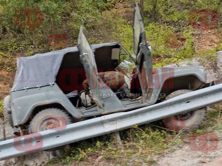 Извънредно! Военен джип катастрофира край Малко Търново
