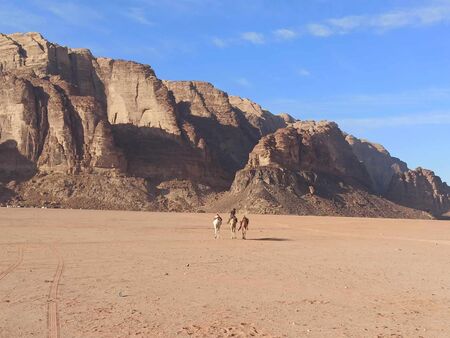 Притеснени туристи отменят пътувания до Египет и Йордания