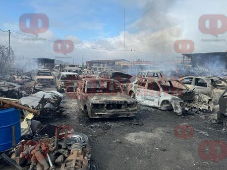 Само във Флагман.бг: Вижте опустошената от пожара автоморга „Беки“ край Руен (СНИМКИ)