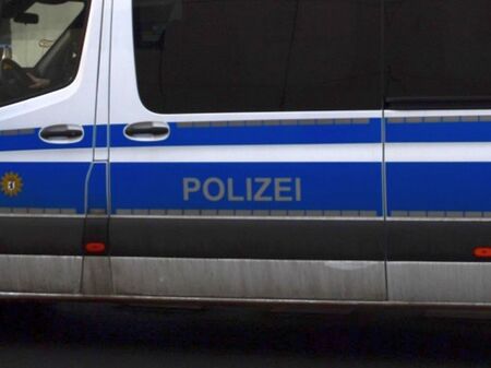 Човек загина при пожар в център за бежанци в Германия
